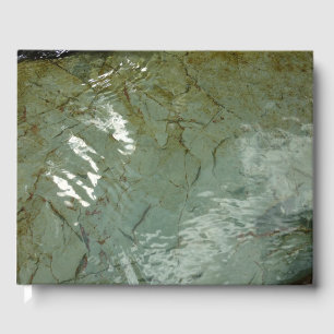 Libro De Visitas Foto de la naturaleza de la losa cubierta de agua