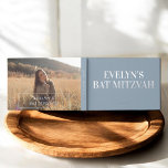 Libro De Visitas Foto elegida Bat Mitzvah<br><div class="desc">Presentamos nuestro libro de invitados Bat Mitzvah,  con el título "Bat Mitzvah" en elegante letra de serif,  bellamente grabado en relieve en Relieve metalizado real. Diseñado en un estilo minimalista,  refleja la esencia de su día especial.</div>