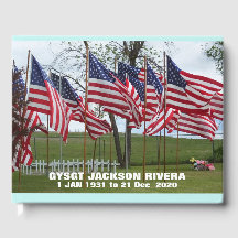 Monumento militar a las banderas y cruces