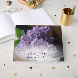 Libro De Visitas Servicio conmemorativo de lilas en teclas de piano