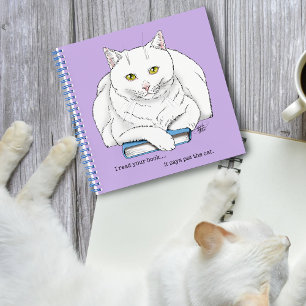 Libro divertido de gato blanco leyendo humor púrpu
