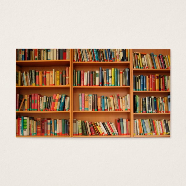 Libros en fondo de estantería (Frente)