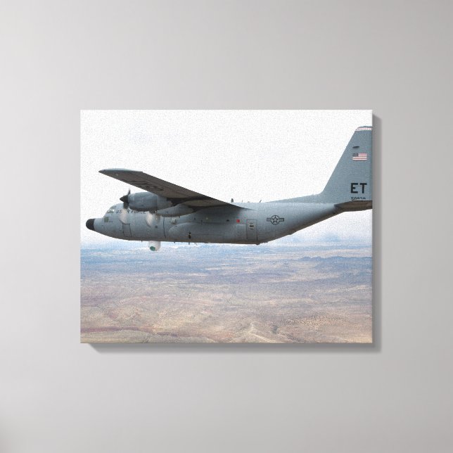 Lienzo A C-130 Hércules se eleva por el cielo (Anverso)