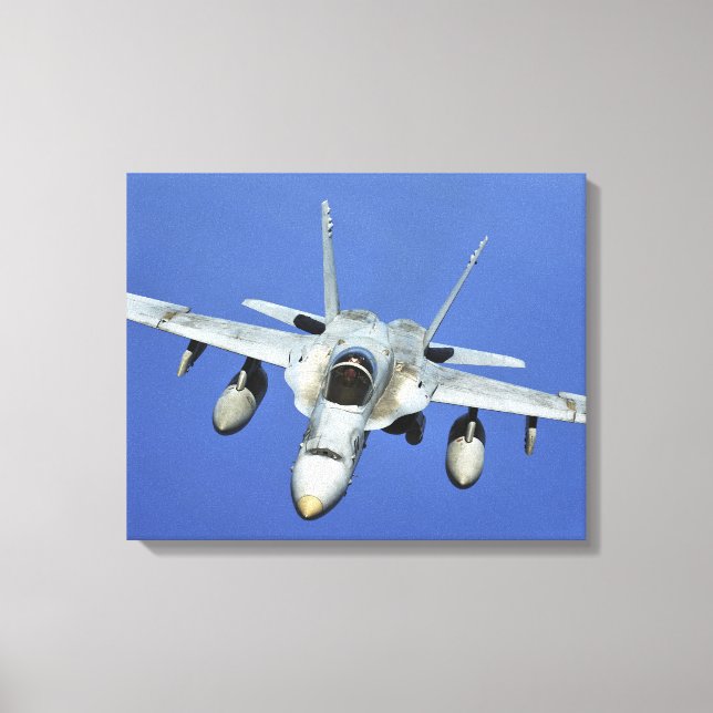 Lienzo A F/A-18 Hornet participa en una misión (Anverso)