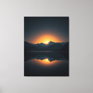 Lienzo Amanecer dorado sobre picos silenciosos – Amanecer