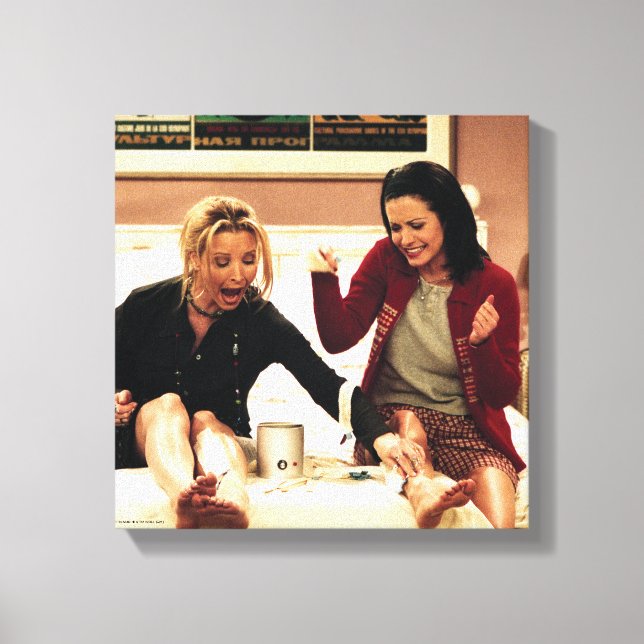 Lienzo AMIGOS™ | Phoebe & Monica Waxing Legs (Anverso)