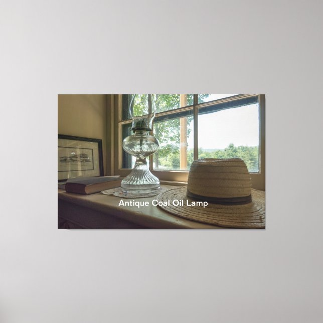 Lienzo Antique Coal Oil Lamp and Straw Hat (Anverso)