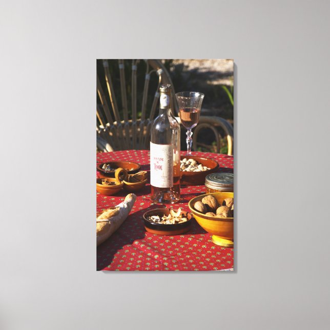 Lienzo Aperitif y aperitivos preparados: pan, aceitunas, (Anverso)