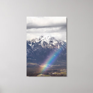 Lienzo Arcoiris y montañas después de la tormenta