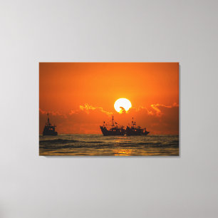 Lienzo Atardecer paisajístico con barco