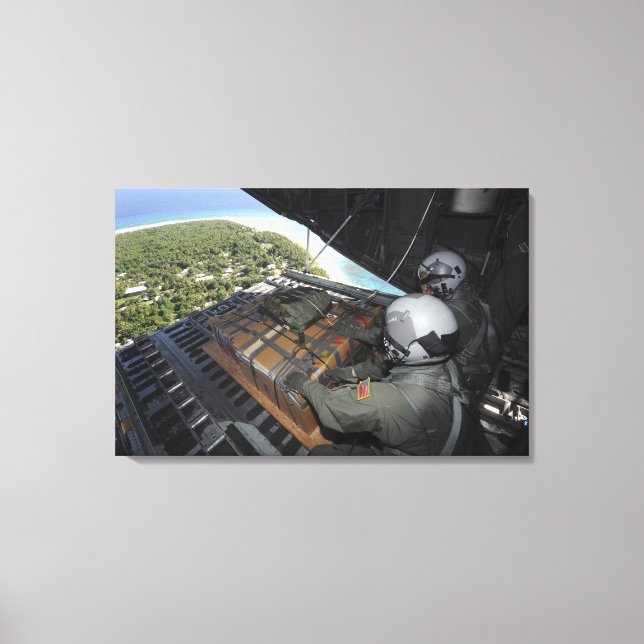 Lienzo Aviones sacan una paleta de artículos donados 2 (Anverso)