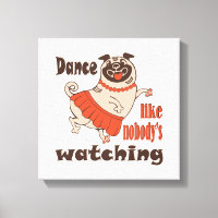 Baila como nadie ve a la chica Pug Dog