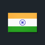 Lienzo Bandera india (India) (país del Asia meridional) (<br><div class="desc">Este diseño presenta la bandera nacional de la India (oficialmente conocida como la República de la India), que es un país del sur de Asia. La India es la democracia más poblada del mundo. La India comparte fronteras terrestres con el Pakistán al oeste; China, Nepal y Bhután al norte; y...</div>