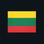 Lienzo Bandera lituana<br><div class="desc">Este diseño presenta la bandera nacional de Lituania, país de la región báltica de Europa. El país está situado a lo largo de la costa sudeste del Mar Báltico, al sureste de Suecia y Dinamarca. Lituania está rodeada por Letonia al norte, Belarús al este y al sur, Polonia al sur...</div>