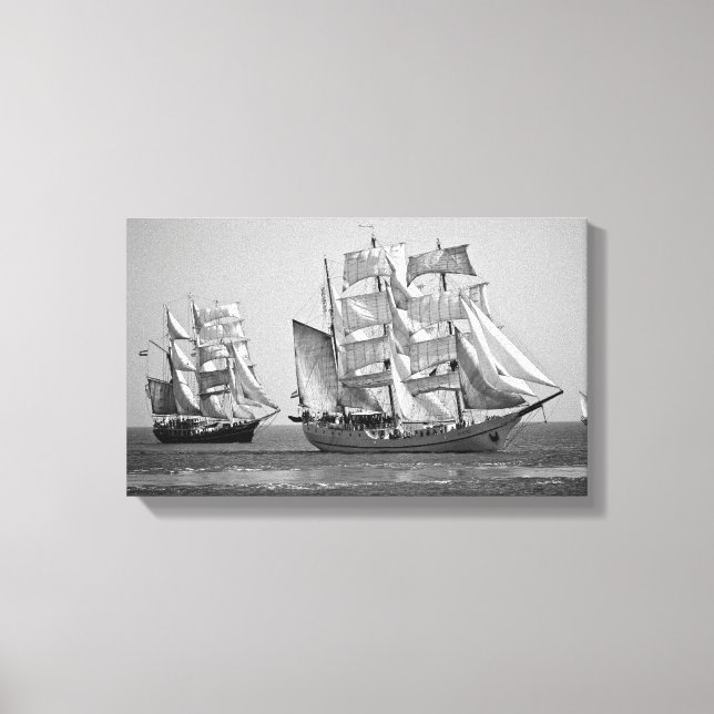Lienzo Barco alto blanco y negro (Anverso)