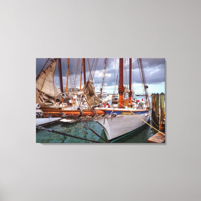 Lienzo Barcos de vela mordidos en Key West (Anverso)