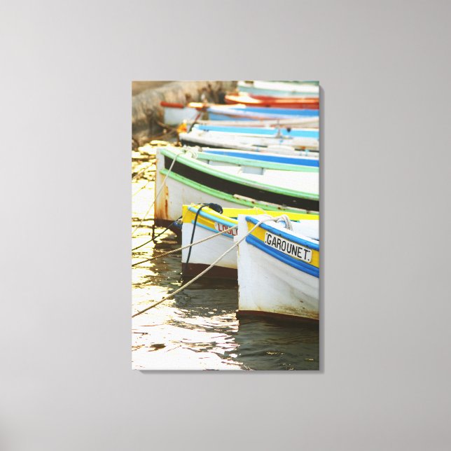 Lienzo Barcos típicos de la Provenza pintados en (Anverso)