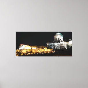 Lienzo Basílica de Esztergom iluminada para Navidad.
