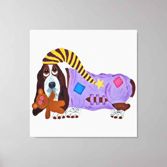 Lienzo Basset Hound con pijama y oso de peluche (Anverso)