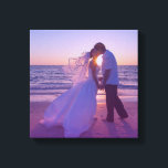 Lienzo Boda de superposición de degradado magenta azul<br><div class="desc">Una boda de destino o una foto de luna de miel de la isla. Añade tu propio texto personalizado para crear un toque personal. Se puede cambiar el entorno de opacidad sobre el azul por el rosa magenta.</div>