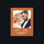 Lienzo Boda foto moderna personalizada Sr. y Sra.<br><div class="desc">Moderna foto de Borgoña con bordes rotos simple,  Mr. y Melswedding personalizado establecido en regalo.</div>