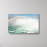 Bote y cataratas de herradura en las cataratas del