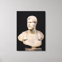 Busto del emperador Hadrian encontrado en Creta
