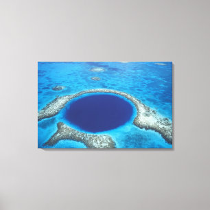 Lienzo CA, Belice. Vista aérea de Blue Hole (diámetro