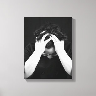 Lienzo Cabeza de joven blanco y negro en manos 11x14