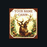 Lienzo Cabina de ciervo personalizada con grano de madera<br><div class="desc">La decoración rústica de la pared de lona envuelta en campo es perfecta para añadir un toque personalizado a tu cabaña, lodge o casa con decoración natural/animal. Muestra una imagen vintage de un ciervo/reno de roca con grandes cuernos, coloreados para añadir brillo y claridad, enclavados entre los arbustos de pino...</div>