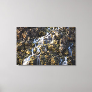 Lienzo Cae el resplandor de la roca volcánica 2