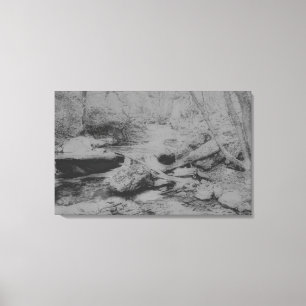 Lienzo Caída de agua inquietante