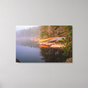 Lienzo Campamento de canoa brumoso, lago Kawnipi,