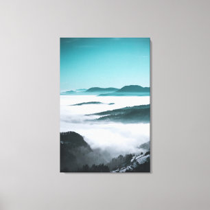 Lienzo Capas de colinas, niebla y árboles