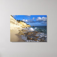 Caribe, San Martín, acantilados en la playa de Cup