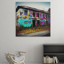 Casa Abandonada con Grafitis Coloridos