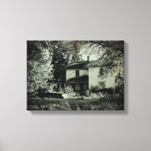 Casa abandonada y auto