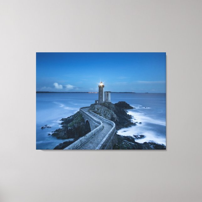 Lienzo casa luminosa y rocas al atardecer (Anverso)