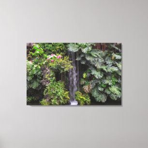 Lienzo Cascada de los jardines exuberantes, China