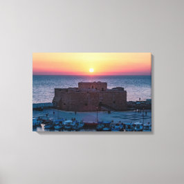 Lienzo Castillo de Paphos al atardecer, vista de drones