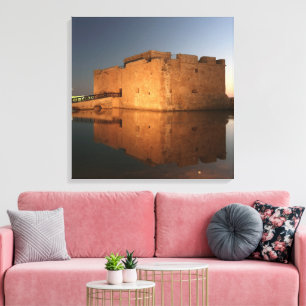Lienzo Castillo de Paphos con reflexiones al atardecer