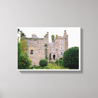 Castillo medieval irlandés, jardín antiguo y torre