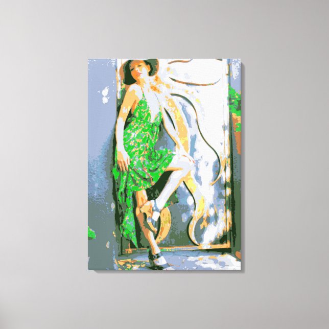 Lienzo chica de tela envuelta con vestido verde (Anverso)