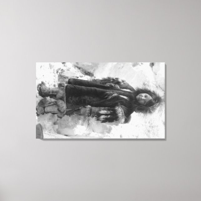 Lienzo Chica esquimal en una parka en Nome, Alaska (Anverso)