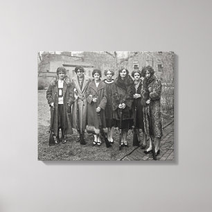 Lienzo Chicas Con Rifles, 1925