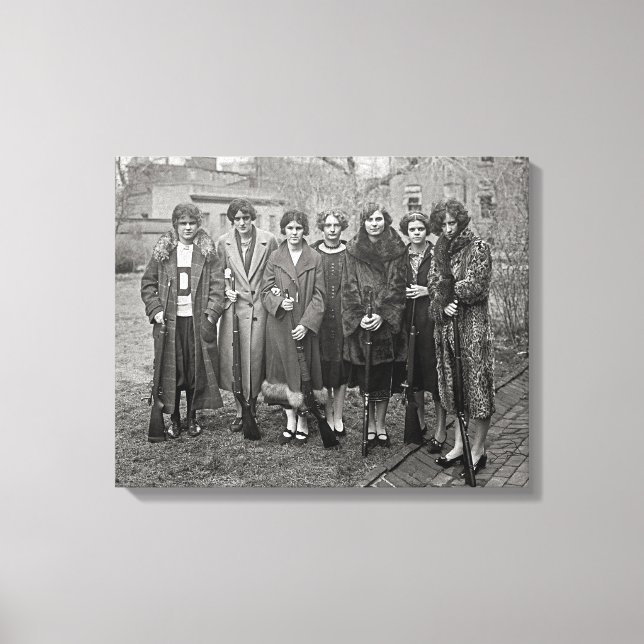 Lienzo Chicas Con Rifles, 1925 (Anverso)