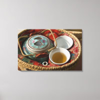 China, Hong Kong. Tetera tradicional china y