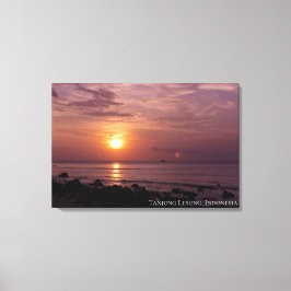 Lienzo Cielo de puesta de sol con rayo de sol Playa Crepú