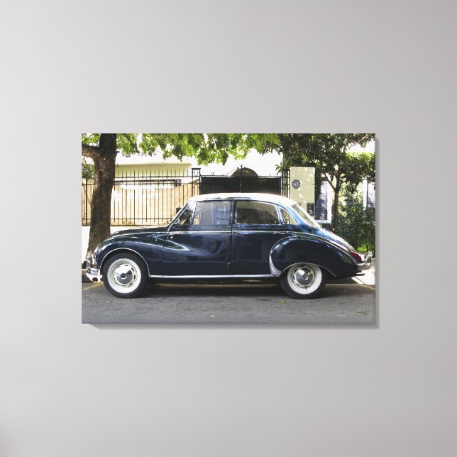 Lienzo Coche Audi antiguo pero muy bien conservado. (Anverso)