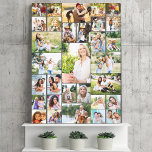 Lienzo Collage de fotos familiar 31 Imagen gris oscuro<br><div class="desc">Galería de fotos de lienzos personalizados, mostrando 31 de tus fotos favoritas. Este elegante cuadro mural de tela envuelto en una galería presenta una paleta de color gris oscuro, aunque se puede editar esta selección para adaptarla a la decoración de su casa. La plantilla de fotos creará el collage de...</div>